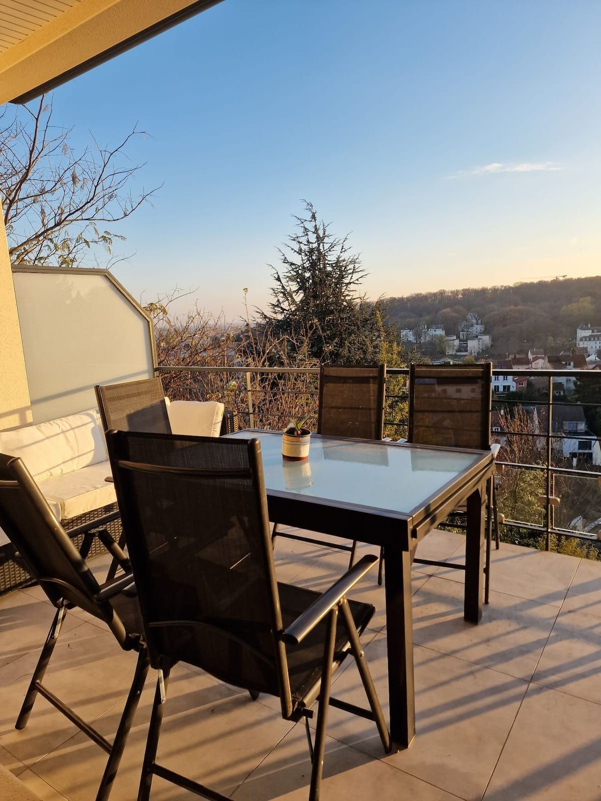 Table du balcon face à la vallée