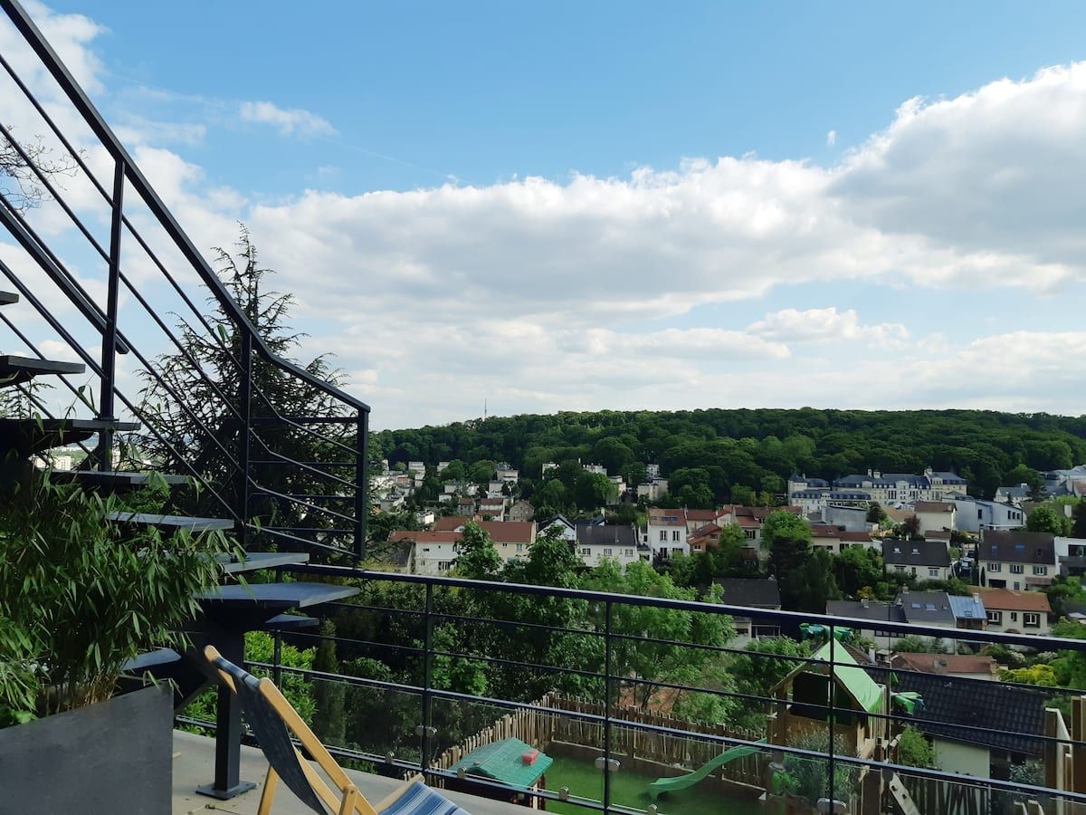 Vue sur la vallée depuis la terrasse