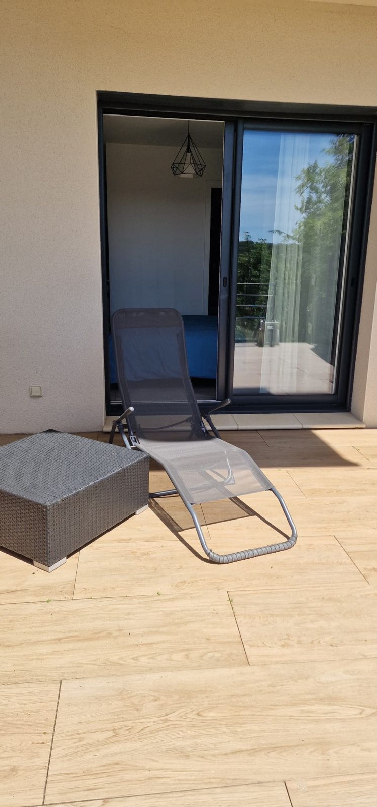 Terrasse plein sud de la suite Évasion